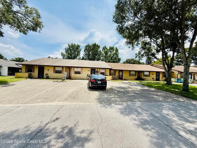 Building Photo - 851 Dow Ln