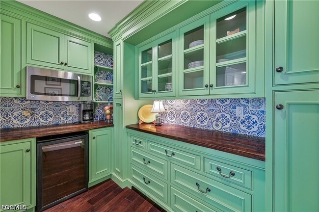 Building Photo - 28503 La Pluma Way