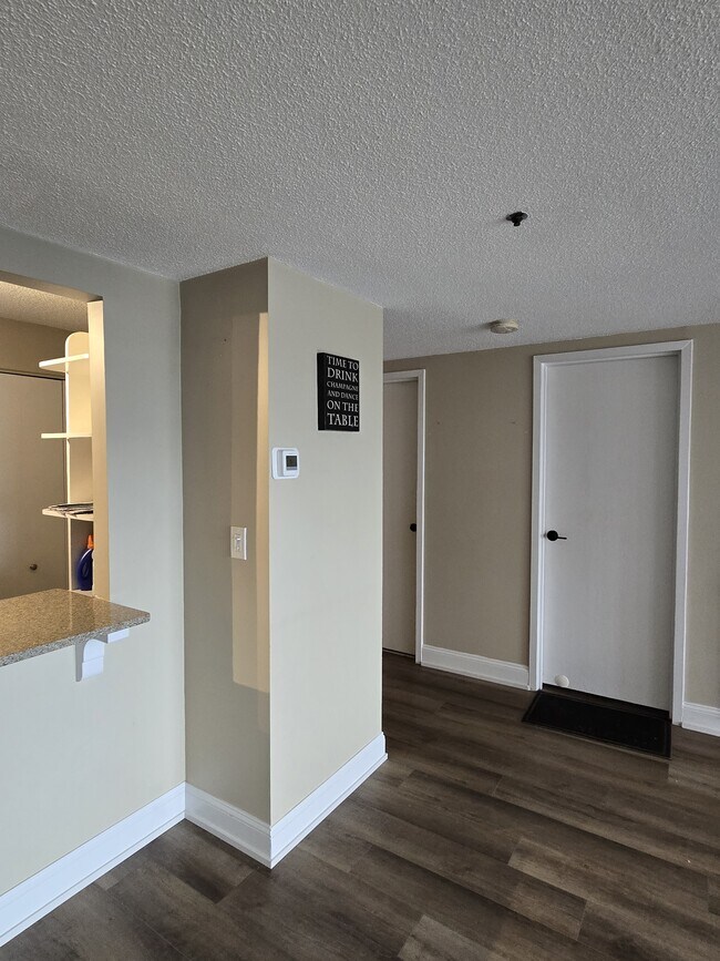 Building Photo - 200 Burkhall St