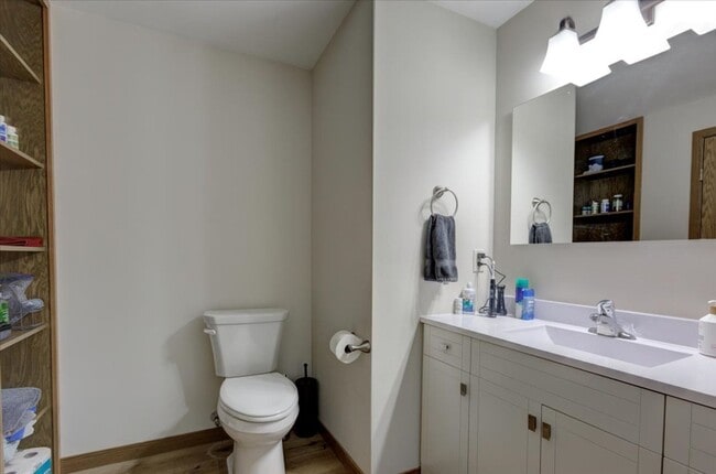 Building Photo - Single Family Home - 4+ Bedroom | 2 Bath