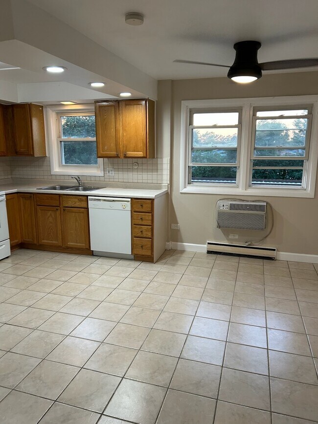 Building Photo - 6862 W Lode Dr