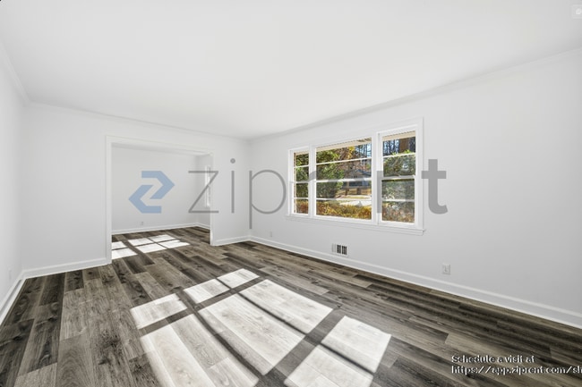 Building Photo - 2968 Sylvan Ramble Rd NE