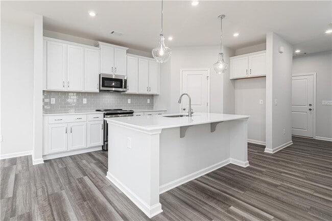 Building Photo - 3085 Cambridge Ml St