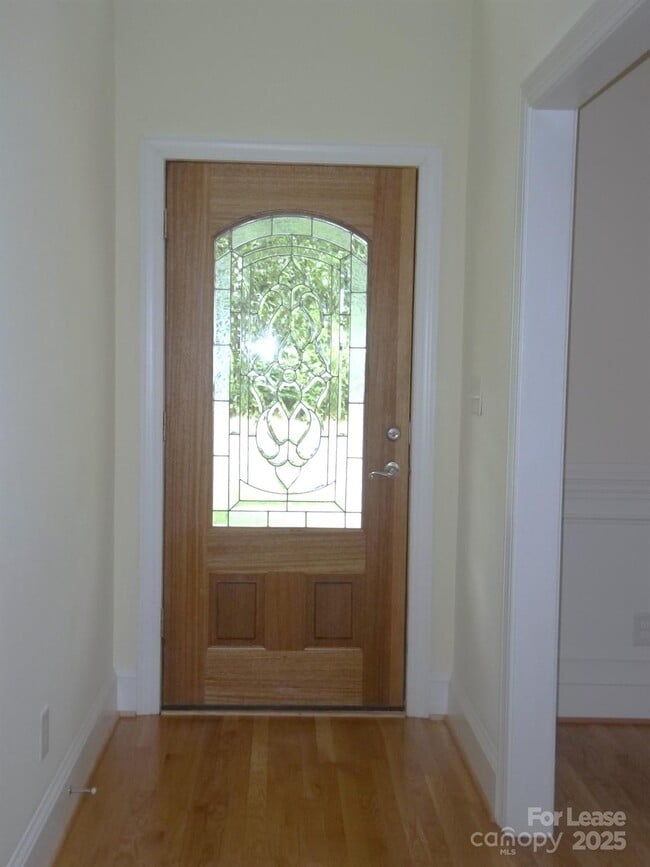 Building Photo - 1830 Hall Ave