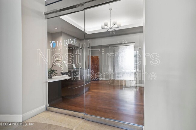 Building Photo - 1431 Riverplace Blvd