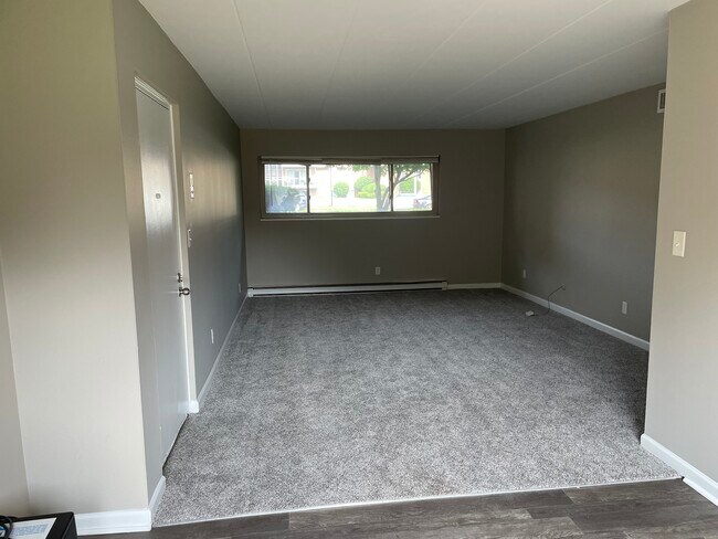 Building Photo - 1612 Mars Hill Dr