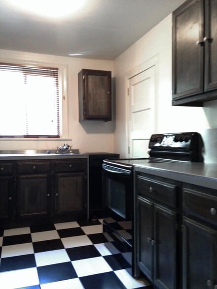 Building Photo - 6116 Fountain Ave