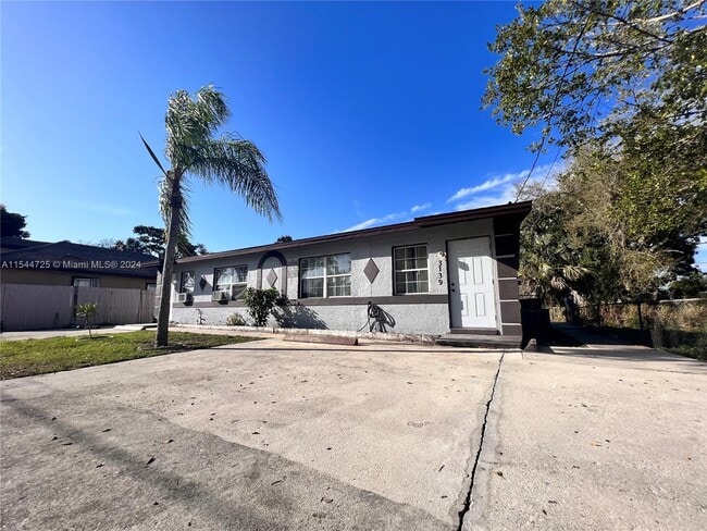 Building Photo - 3139 Lincoln Blvd