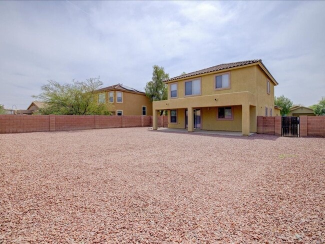 Building Photo - Spacious Two-Story 4 Bedroom with Upstairs Family Room & Large Encolsed Backyard!