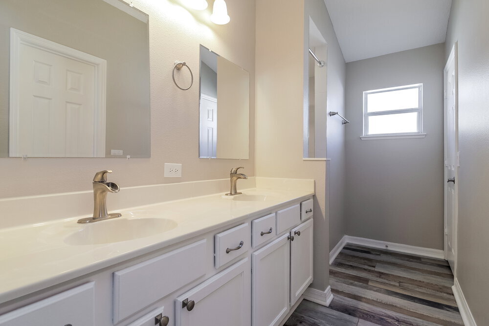 Building Photo - 2114 Nicollett Way