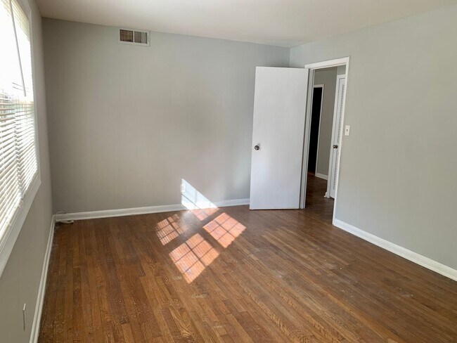 Building Photo - 1586 Line Street - Quadraplex