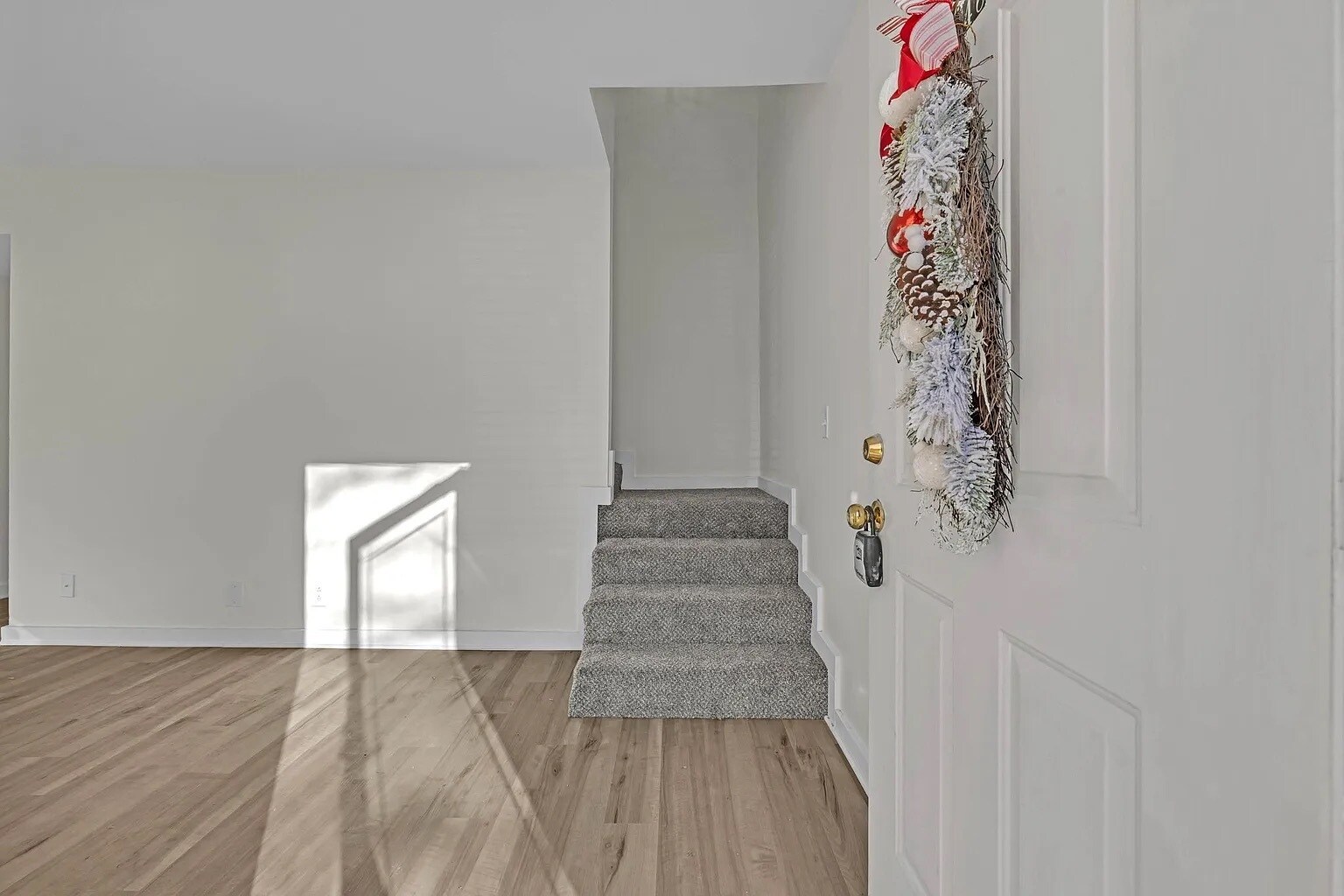 Entry and living room - 4958 Edmondson Pike