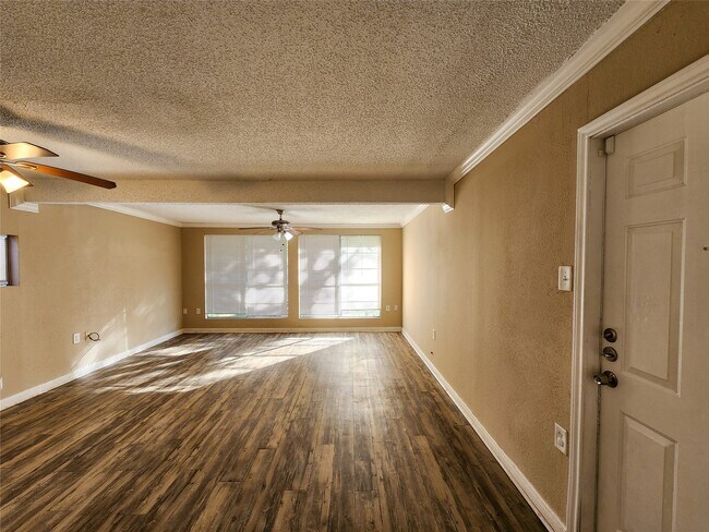 Building Photo - 1013 14th Ave N