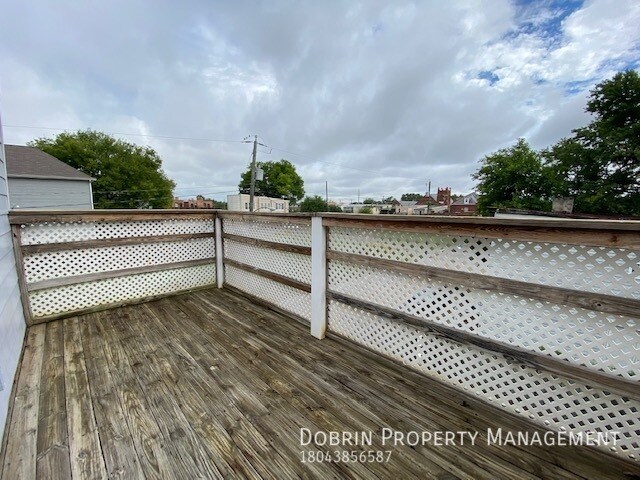 Building Photo - 1322 W Clay St