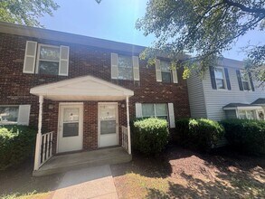 Building Photo - Blacksburg, 4 BR / 2.5 BA Available August 5