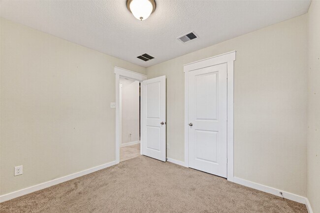 Building Photo - 252 Laura Leigh Ln