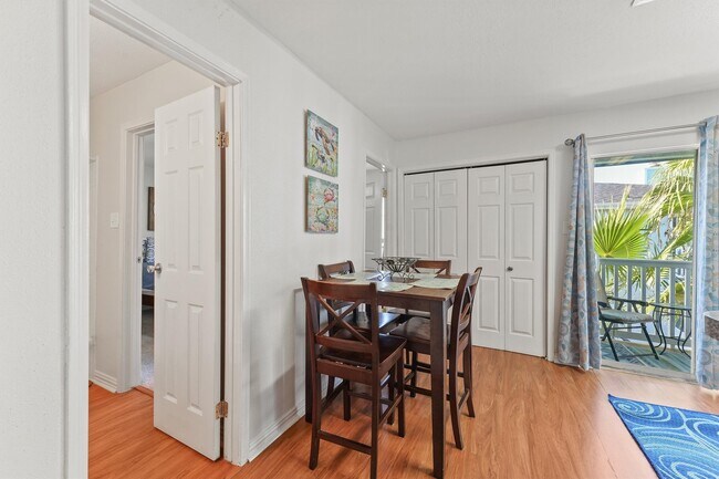 Building Photo - 3506 Cove View Blvd
