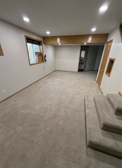 Building Photo - 2402 Welbeck Dr