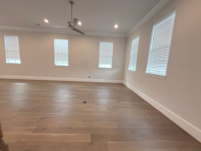 Building Photo - 815 Bringhurst St