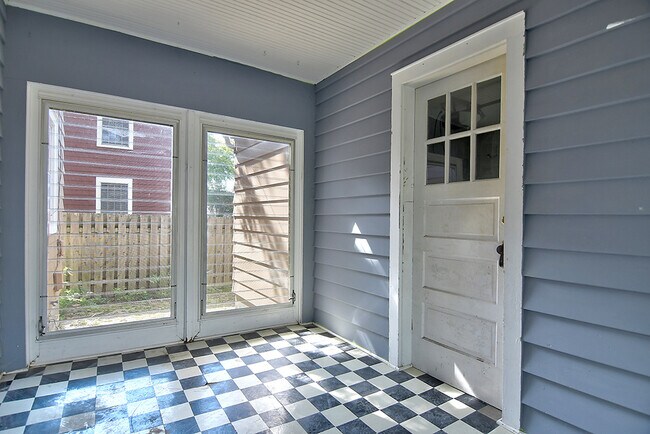 Building Photo - 2911 Shroyer Rd