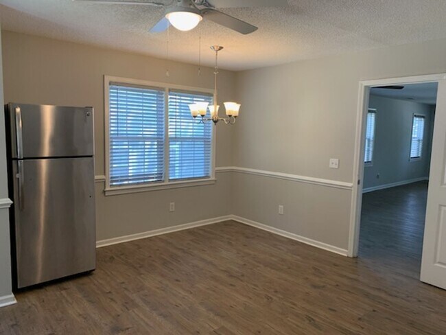 Building Photo - 106 Winterberry Ln
