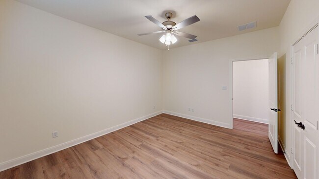 Building Photo - 6610 Bendale Dr