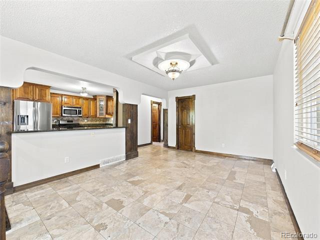Building Photo - 3137 W 20th Ave