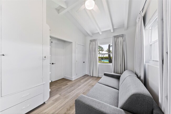 Building Photo - 1663 N Fort Lauderdale Beach Blvd