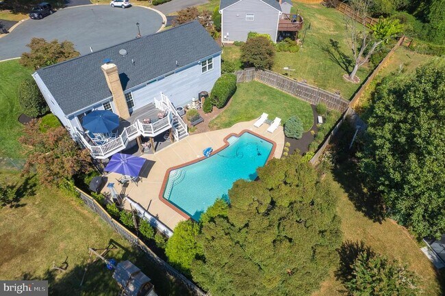 Building Photo - 1615 Spottsworth Way