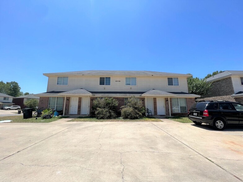 Primary Photo - 4006 Madison Dr