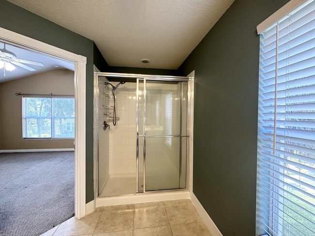 Building Photo - 1056 Pinewood Lake Ct