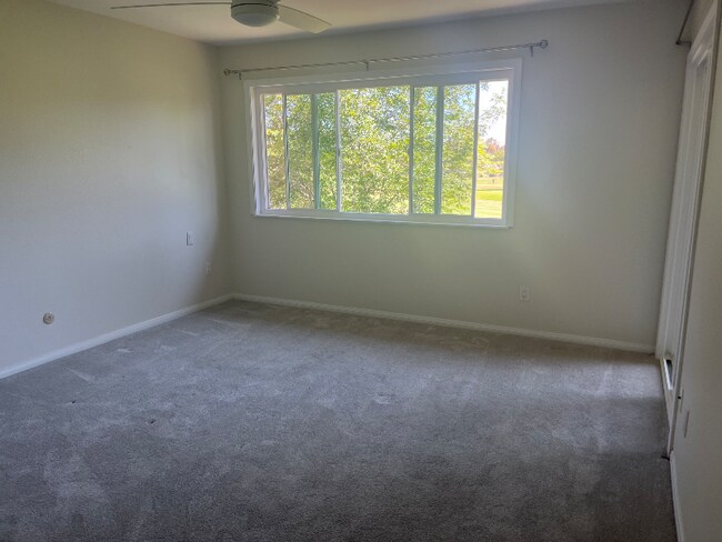 Building Photo - 12102 Rancho Bernardo Rd