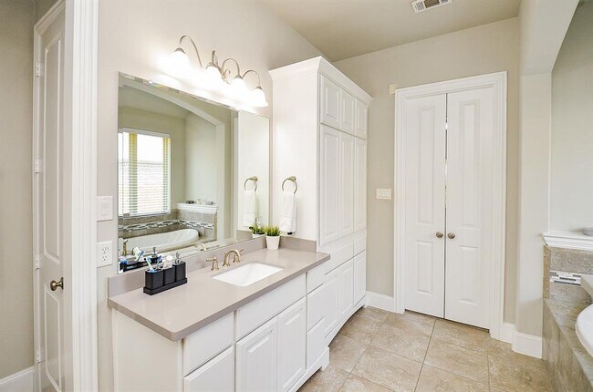 Building Photo - 27522 Blackstone Canyon Ln