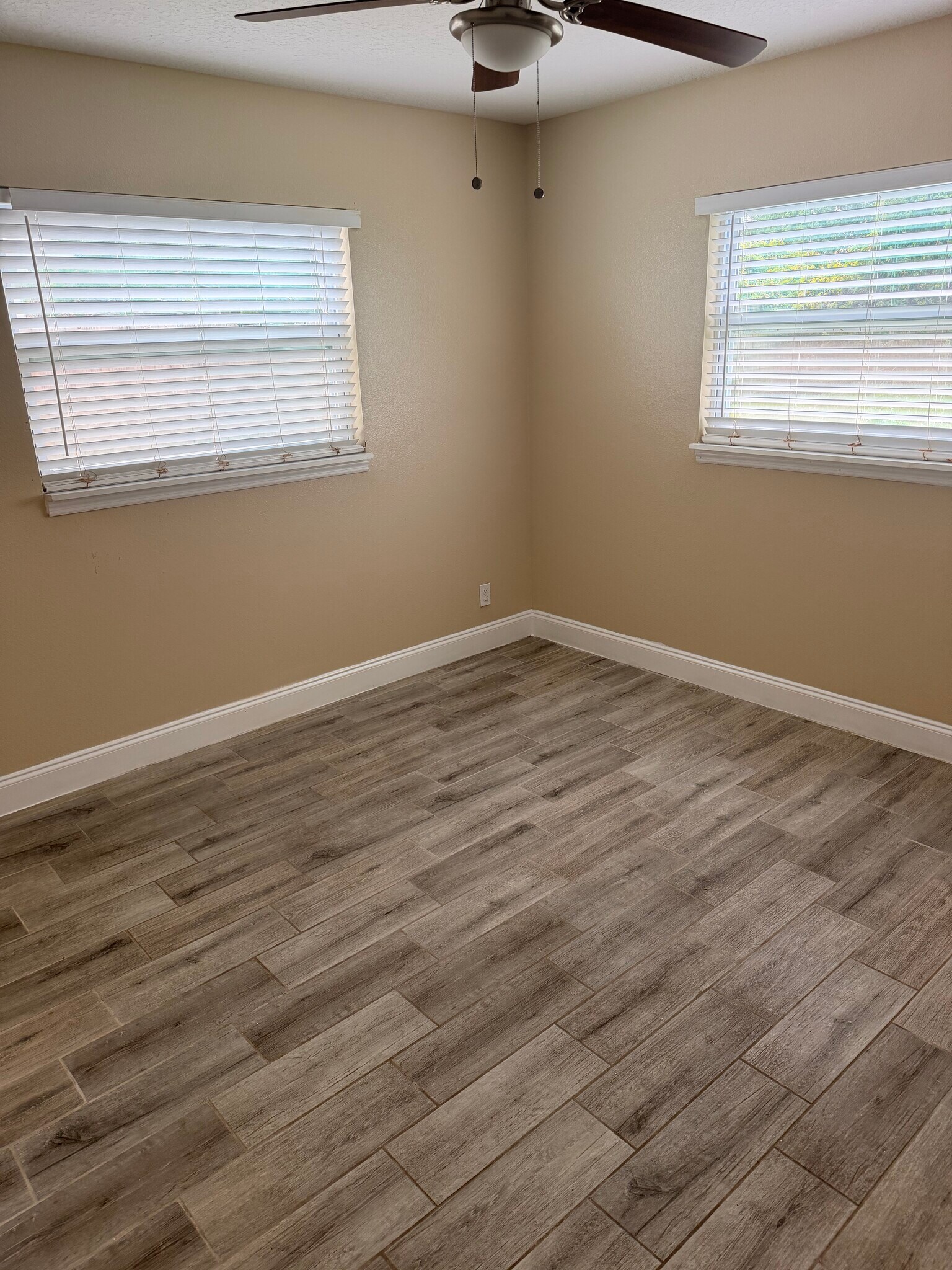 Building Photo - 6760 Pot O Gold Ln