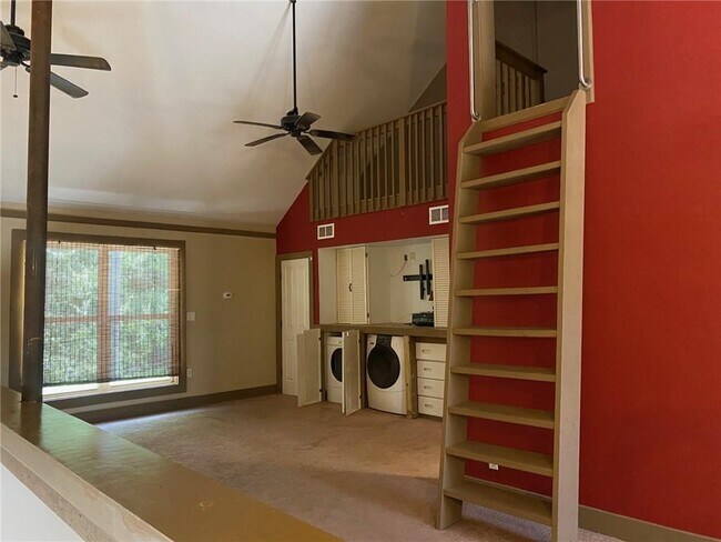 Building Photo - 1256 Chambers Rd