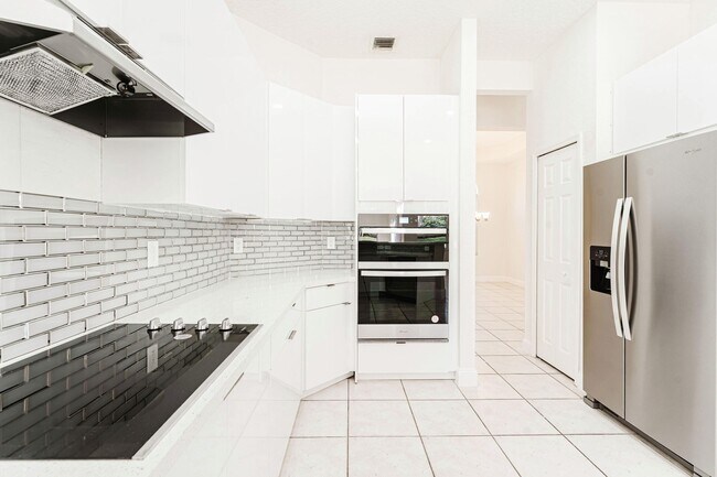 Building Photo - 12630 Torbay Dr