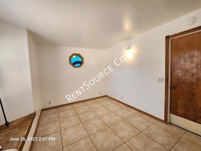 Building Photo - 4842 W Ave M-4