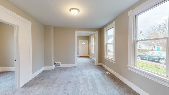 Building Photo - 3218-22 Walton