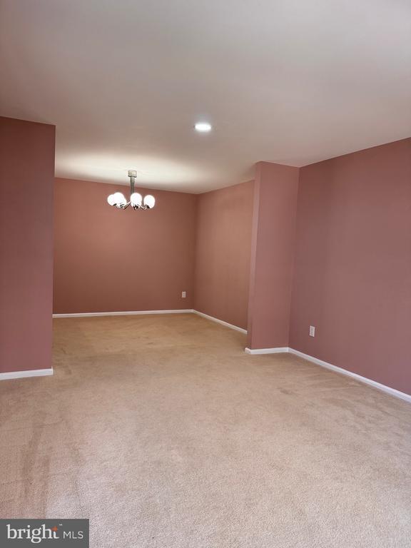 Building Photo - 5408 Essex Ln