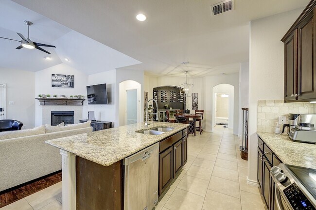 Building Photo - 106 Martingale Trail