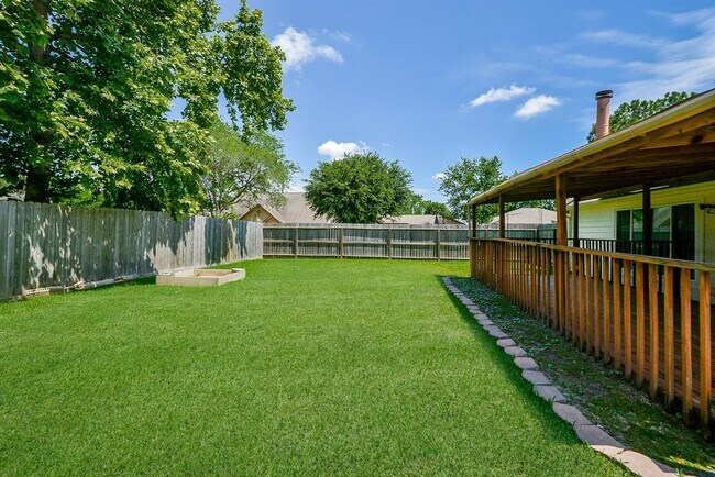 Building Photo - 2119 Landcircle Ct