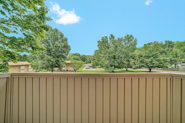 Building Photo - 5260 Crossbow Cir