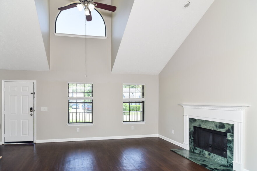 Building Photo - 312 Pine Ridge Ln