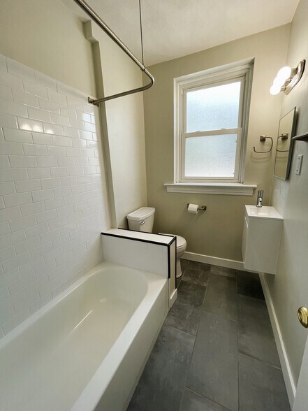 Building Photo - 3226 Portis Ave