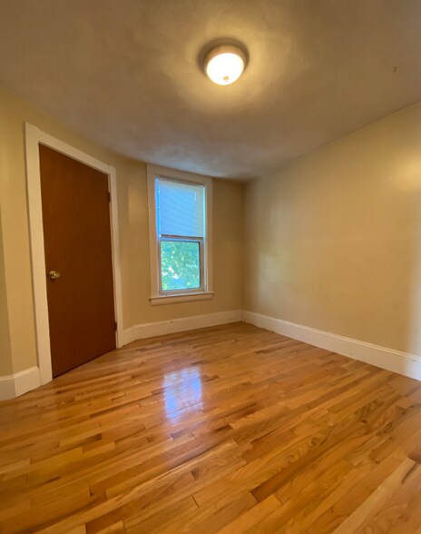 Building Photo - 51 Aldie St
