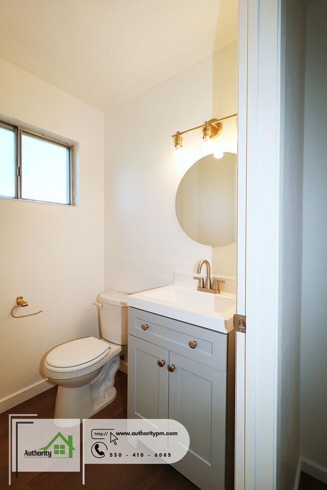 Building Photo - 2042 Neptune Terrace