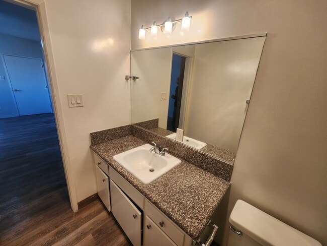 Building Photo - 135th