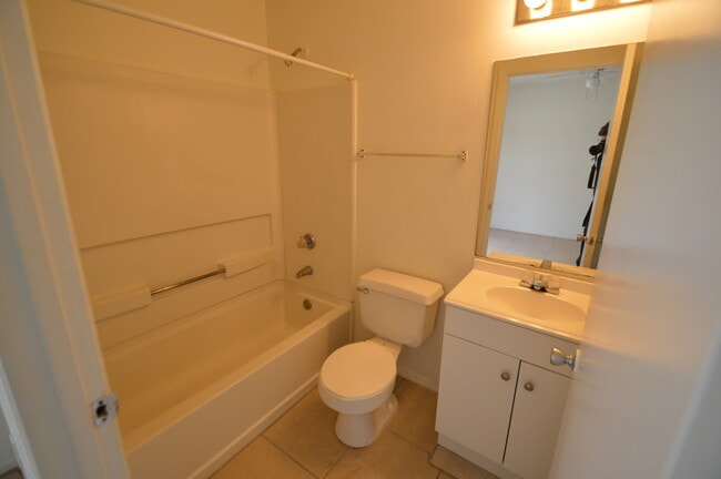 Building Photo - 2 Bedroom 2 Bath in Winter Park AVAILABLE AUGUST 17th!