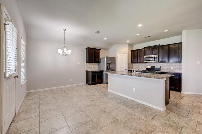 Building Photo - 3006 Dripping Springs Ct