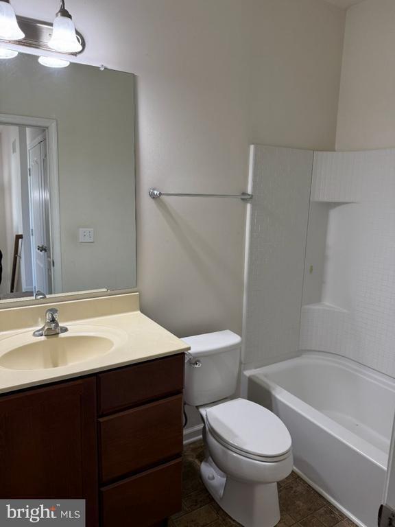 Building Photo - 1113 S Olmsted Pkwy